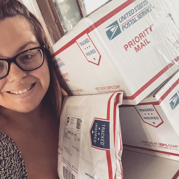 Hi there! I’m Britni! Welcome to my closet! 🥰 - Picture 2 of 4